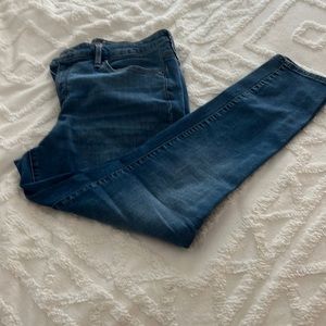 Medium Blue Women's High-Rise Skinny Jeans - Universal Thread 16/33R